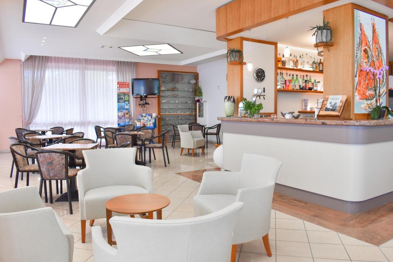 Hotel Universal Bellaria-Igea Marina Exterior photo